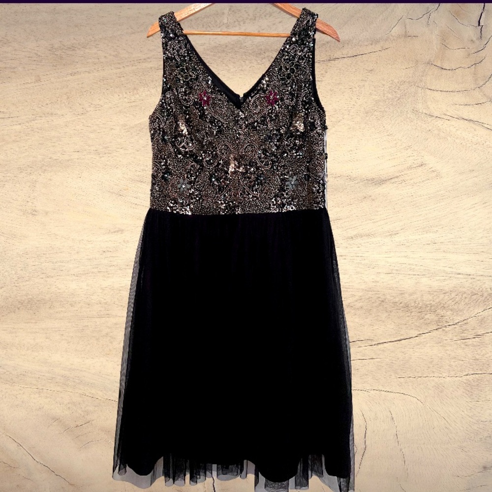 Adrianna Papell - Sequin and Beaded Cocktail Dress ~ Size 16W